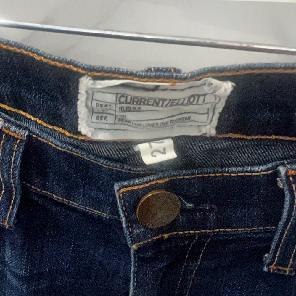 CURRENT/ELLIOTT "The Low Bell" Jeans in Gibson - Picture 5 of 10